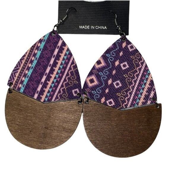 New NWT Wooden Fabric Covered Boho Aztec Dangle Earrings Purple multi - Picture 3 of 5